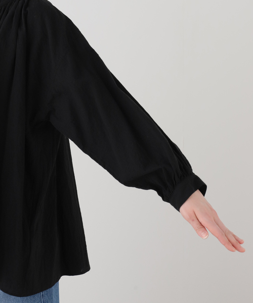 JOURNAL STANDARD LUXE（ジャーナルスタンダード　ラックス）の「ローンギャザーブラウス（シャツ/ブラウス・レディース・ホワイト/ブラック・FREE）」の12枚目の写真