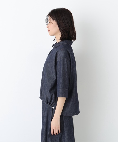 human woman(ヒューマンウーマン)の「◆【定番/ウォッシャブル】ライトオンスデニムスキッパーブラウス(シャツ/ブラウス・レディース・ネイビー/ブラウン・MEDIUM)」の14枚目の写真