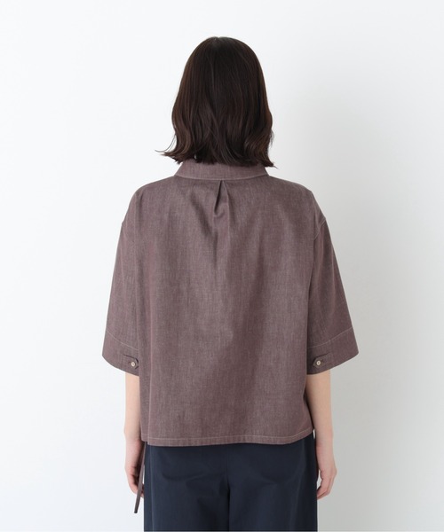 human woman(ヒューマンウーマン)の「◆【定番/ウォッシャブル】ライトオンスデニムスキッパーブラウス(シャツ/ブラウス・レディース・ネイビー/ブラウン・MEDIUM)」の18枚目の写真
