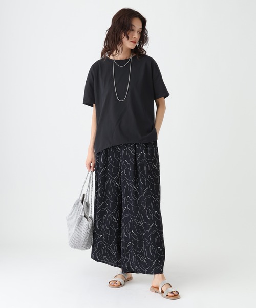 Elura（エルーラ）の「≪UVカット・接触冷感≫クルーネックバックシャツT/670084（Tシャツ/カットソー・レディース・ブラック/ホワイト×ホワイト/ホワイト×ブルー/ダークブラウン・FREE）」の15枚目の写真
