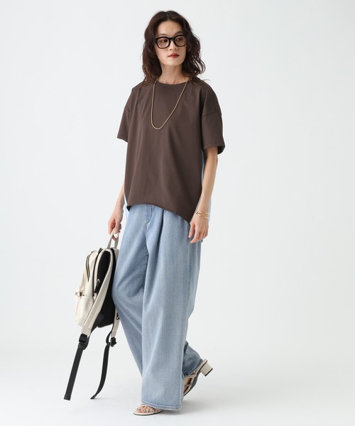 Elura（エルーラ）の「≪UVカット・接触冷感≫クルーネックバックシャツT/670084（Tシャツ/カットソー・レディース・ブラック/ホワイト×ホワイト/ホワイト×ブルー/ダークブラウン・FREE）」の19枚目の写真