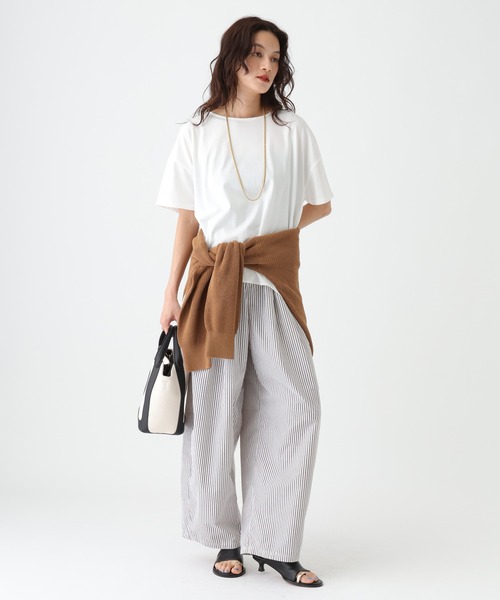 Elura（エルーラ）の「≪UVカット・接触冷感≫クルーネックバックシャツT/670084（Tシャツ/カットソー・レディース・ブラック/ホワイト×ホワイト/ホワイト×ブルー/ダークブラウン・FREE）」の6枚目の写真