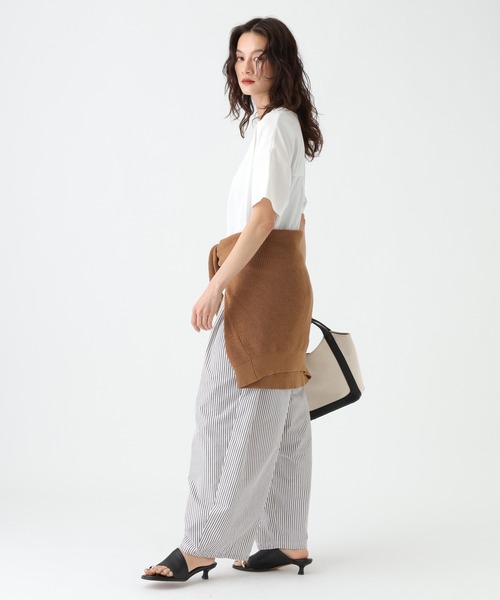 Elura（エルーラ）の「≪UVカット・接触冷感≫クルーネックバックシャツT/670084（Tシャツ/カットソー・レディース・ブラック/ホワイト×ホワイト/ホワイト×ブルー/ダークブラウン・FREE）」の7枚目の写真