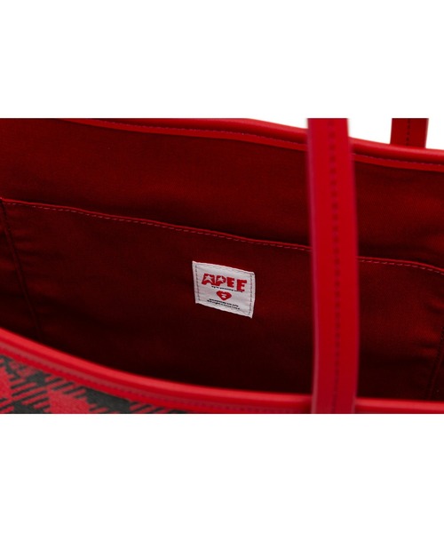 A BATHING APE（アベイシングエイプ）の「PLAID HANDBAG（トートバッグ・レディース・レッド・FREE）」の5枚目の写真