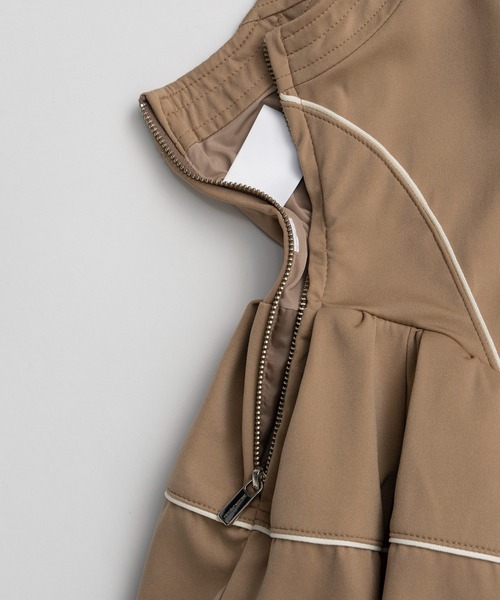 MAISON SPECIAL(メゾンスペシャル)の「Piping Peplum Tunic/パイピングペプラムチュニック(シャツ/ブラウス・レディース・ベージュ/ブラック・FREE)」の16枚目の写真
