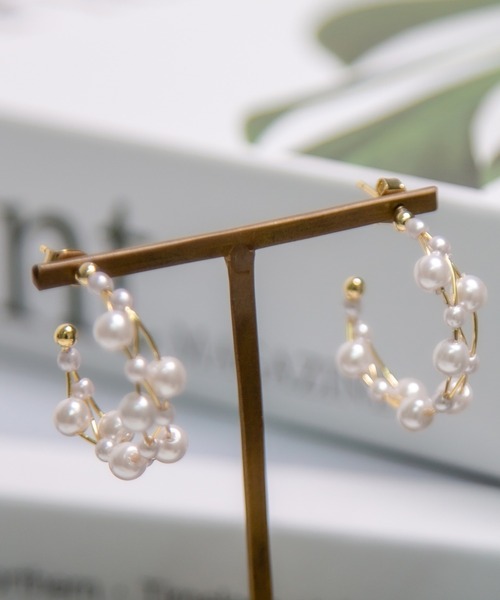 Peony(ピオニー)の「【Peony/ピオニー】パールフープデザインピアス(ピアス(両耳用)・レディース・シルバー/ゴールド・FREE)」の1枚目の写真