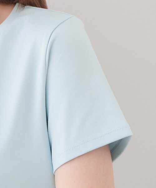 index（インデックス）の「【UVケア/接触冷感/吸水速乾】薄手なのに透けにくい！ベーシックTシャツ《洗濯機OK/S～3L/6col》（Tシャツ/カットソー・レディース・ホワイト系5/ナチュラル/オフホワイト/サックスブルー系7/ネイビー系5/ブラック・40/44/42/38/36）」の10枚目の写真