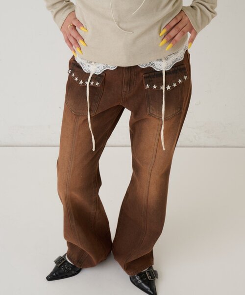 WHO'S WHO gallery(フーズフーギャラリー)の「スタースタッズフレアデニム(デニムパンツ・レディース・ネイビー/サックスブルー/ブラック/ブラウン・SMALL/MEDIUM)」の3枚目の写真