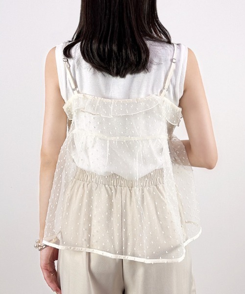 CLOTHY(クロシィ)の「【甘さ×抜け感のバランス最強】ドット柄シアーチュールキャミ(キャミソール・レディース・ブラック/アイボリー・FREE)」の10枚目の写真