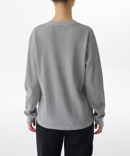 MUSINSA STANDARD WOMAN（ムシンサスタンダードウーマン）の「ウィメンズワッフルリラックスクルーネック長袖Tシャツ[メランジグレー]（Tシャツ/カットソー・レディース・その他・X-SMALL/SMALL/MEDIUM/LARGE）」の2枚目の写真