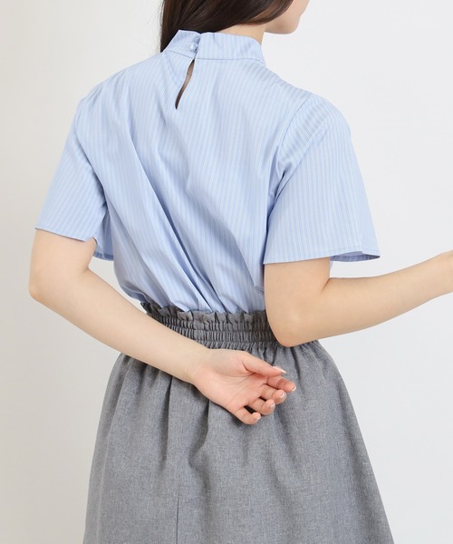 ASTORIA ODIER(アストリアオディール)の「金具リングループボウタイブラウス(半袖/オフィス)(ビジネスシャツ・レディース・ホワイト×ブルー/ホワイト/ホワイト系その他/ネイビー/ブルー/ミント・MEDIUM/LARGE)」の9枚目の写真
