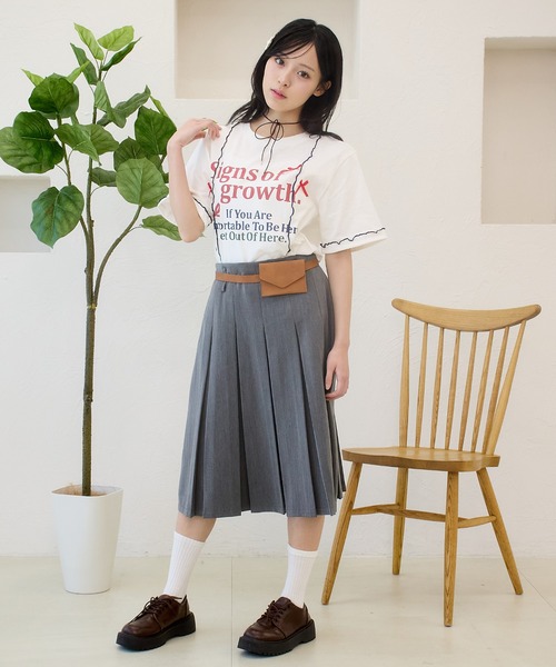 kutir(クティール)の「リボンメローロゴTシャツ(Tシャツ/カットソー・レディース・オフホワイト/ブルー/オートミール・FREE)」の7枚目の写真