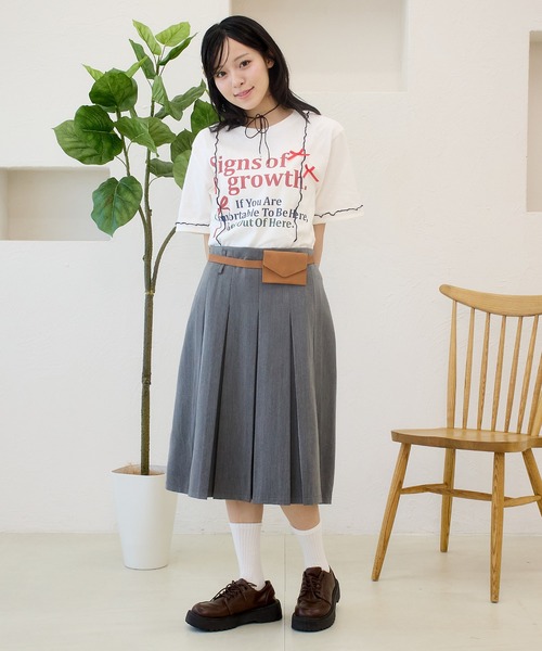 kutir(クティール)の「リボンメローロゴTシャツ(Tシャツ/カットソー・レディース・オフホワイト/ブルー/オートミール・FREE)」の8枚目の写真