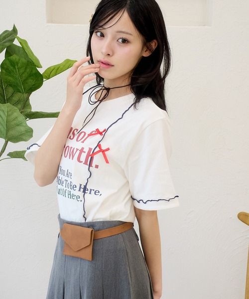 kutir(クティール)の「リボンメローロゴTシャツ(Tシャツ/カットソー・レディース・オフホワイト/ブルー/オートミール・FREE)」の5枚目の写真