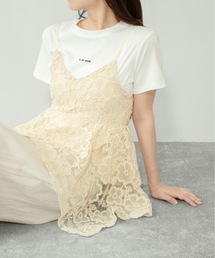 【on:nue】[着用動画あり！] フラワー刺繍ペプラムビスチェ