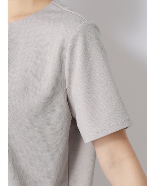 SUIT SQUARE(スーツスクエア)の「フロントタックカットソー/半袖/ウォッシャブル/UVカット/無地(Tシャツ/カットソー・レディース・グレー/ホワイト・38/40)」の20枚目の写真