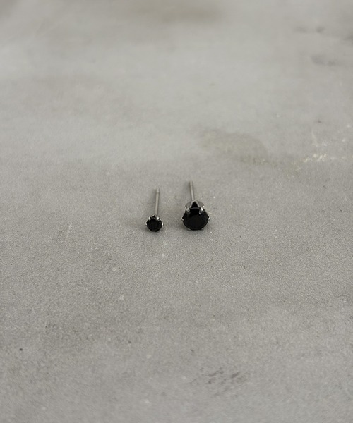 VATSURICA(バツリカ)の「〈LOINE〉金属アレルギー対応 / ステンレス / ガラスストーン スタッドピアス 5mm(ピアス(両耳用)・レディース・ブラック/クリア・FREE)」の7枚目の写真