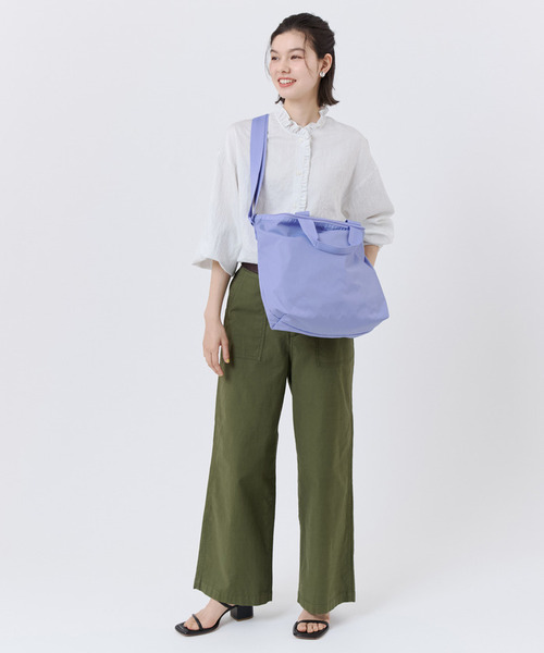 LeSportsac(レスポートサック)の「DELUXE EASY CARRY TOTE ペリウィンクルドリーム(トートバッグ・レディース・パープル・FREE)」の3枚目の写真
