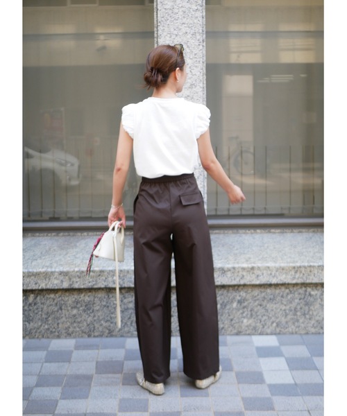 BeBeoD(べベッド)の「フラワーモチーフデザインフリルトップス(Tシャツ/カットソー・レディース・ホワイト/ブラック・フリー)」の7枚目の写真
