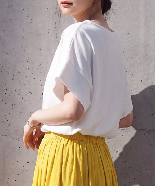 SELECT LEVERY(セレクトリベリー)の「接触冷感クールタッチスムースTシャツ(Tシャツ/カットソー・レディース・グリーン/ブラウン/ブラック/オフホワイト・MEDIUM/LARGE)」の17枚目の写真