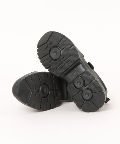 GAP(ギャップ)の「【GAP】ギャップ クロスベルト厚底スニーカーサンダル GPL82613(スニーカー・レディース・ブラック・23.0cm/24.0cm/25.0cm)」の3枚目の写真