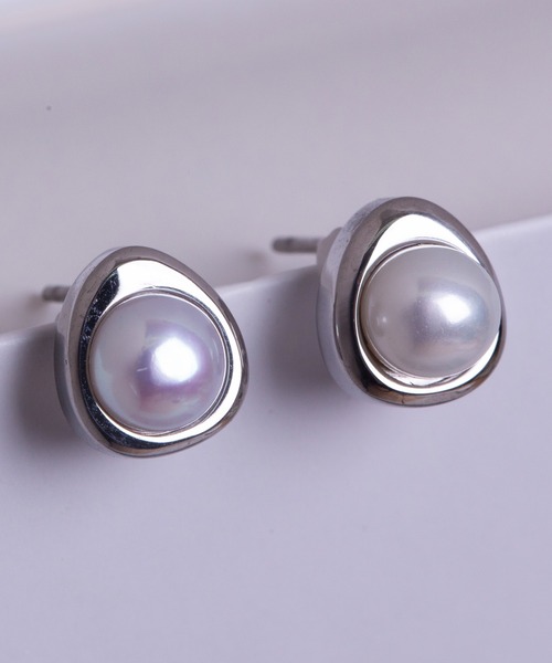 tone(トーン)の「【Peony/ピオニー】パールトップシンプルピアス【アレルギー対応】(ピアス(両耳用)・レディース・ゴールド/シルバー・FREE)」の4枚目の写真
