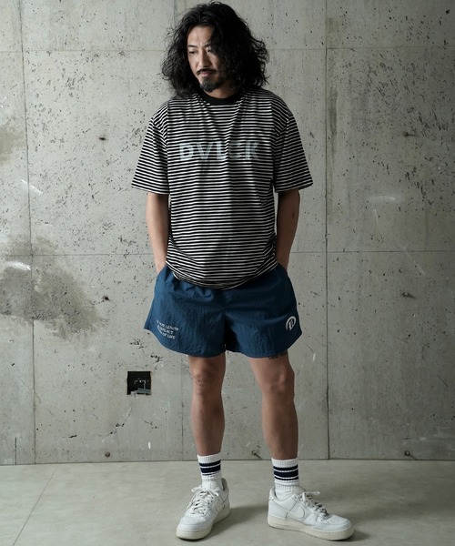 DEVILOCK（デビロック）の「DEVILOCK LOGO BORDER TEE（Tシャツ/カットソー・メンズ・ブラック/ホワイト×ブラック/ブラック×ホワイト・MEDIUM/LARGE/X-LARGE）」の4枚目の写真