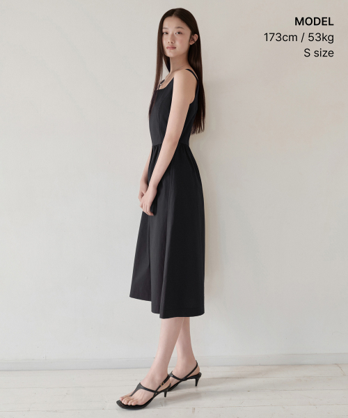 MUSINSA STANDARD WOMAN（ムシンサスタンダードウーマン）の「ウィメンズポプリンスリーブレスロングドレス[ブラック]（ワンピース・レディース・その他・X-SMALL/SMALL/MEDIUM/LARGE）」の2枚目の写真