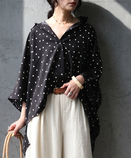 antiqua(アンティカ)の「ドット柄 ドルマン シャツ(シャツ/ブラウス・レディース・アイボリー/ブラック/その他・ONESIZE)」の3枚目の写真