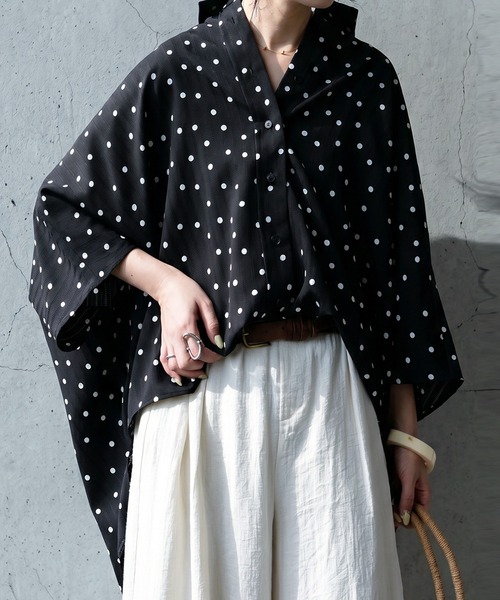 antiqua(アンティカ)の「ドット柄 ドルマン シャツ(シャツ/ブラウス・レディース・アイボリー/ブラック/その他・ONESIZE)」の7枚目の写真