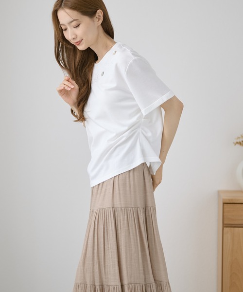 DAYRA(デイラ)の「フラワー 刺繍 ボタン 半袖 Tシャツ(Tシャツ/カットソー・レディース・ホワイト/ブラック・FREE)」の10枚目の写真
