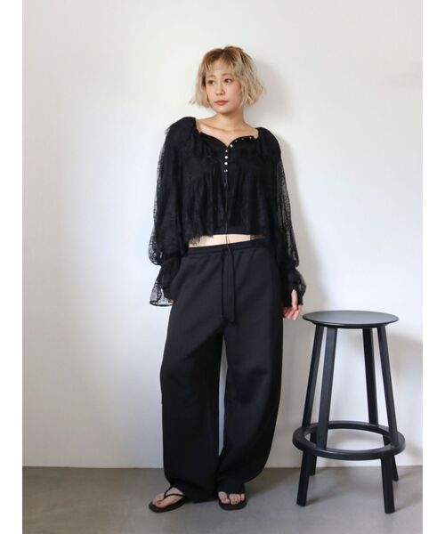 Ungrid(アングリッド)の「フリルデザインレースブラウス(シャツ/ブラウス・レディース・ベージュ/オフホワイト/ブラック・FREE)」の12枚目の写真