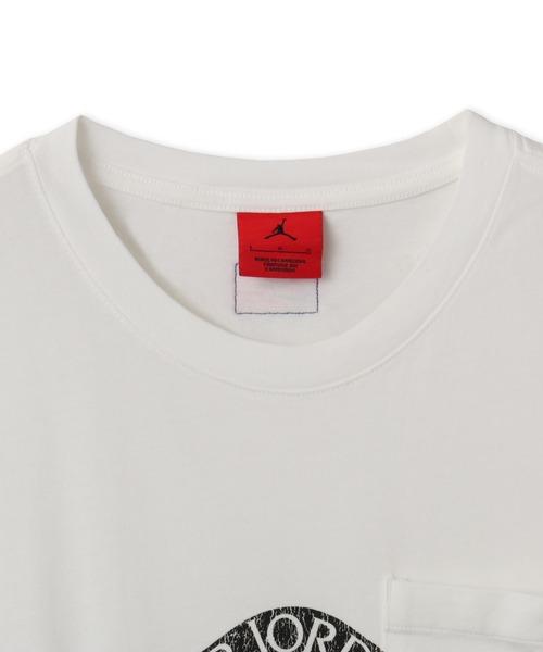 JORDAN BRAND(ジョーダンブランド)の「JORDAN BRAND M J FLT ES 85 W PKT SS CRW / ジョーダン ブランド FLT ES 85 W PKT S/S クルー/NIKE【SP】(Tシャツ/カットソー・メンズ・ホワイト/ブルー/ブラック/ブラウン・M/S/L/XL/XXL/3XL)」の7枚目の写真