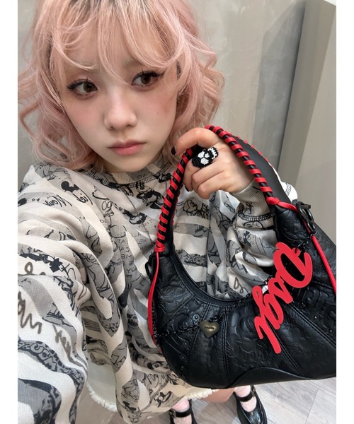 Desigual(デシグアル)の「Disney Appliqué Crescent Hobo Bag/ディズニー アップリケクレセントホーボーバッグ(ハンドバッグ・レディース・ブラック・FREE)」の10枚目の写真