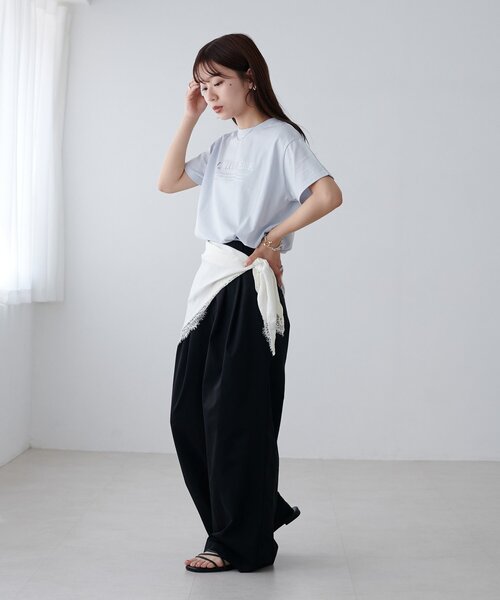 DISCOAT(ディスコート)の「アソートロゴ箔プリントTシャツ(Tシャツ/カットソー・レディース・サックスブルー/チャコールグレー/オフホワイト・FREE)」の4枚目の写真