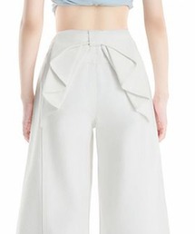 バックリボンが主役の美脚ワイドデニム
