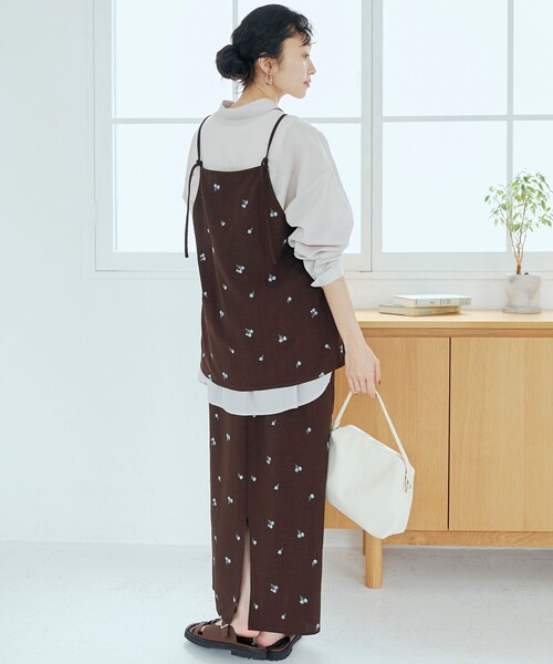 coen(コーエン)の「【セットアップ対応】フラワー刺繍 2wayキャミソールチュニックビスチェ(キャミソール・レディース・ダークブラウン/ブラック・FREE)」の11枚目の写真