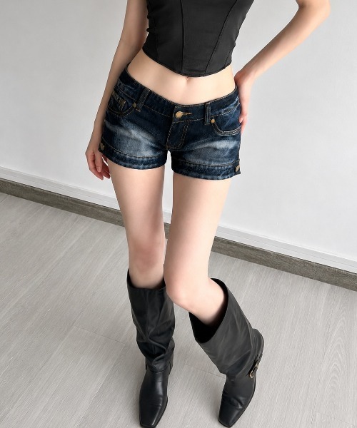 DIAVEL(ディアベル)の「26ss サイドファスナーメタルボタンデニムショートパンツ(デニムパンツ・レディース・ブルー・L/M/S)」の8枚目の写真