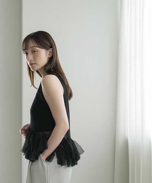 mili an deni（ミリアンデニ）の「裾フリンジメッシュトップス（タンクトップ・レディース・ブラック/オフホワイト・M）」の10枚目の写真