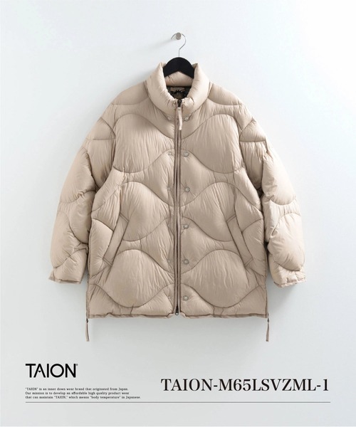 TAION(タイオン)の「【TAION(タイオン)】〈ユニセックス〉ミリタリー M65 ハイネック ボリュームダウンジャケット-ソフトシェル(ダウンジャケット/コート・メンズ・グレイッシュベージュ/ダークネイビー/ダークオリーブ/ダークグリーン系/チョコ/ブラック・L/M/XL/S)」の3枚目の写真