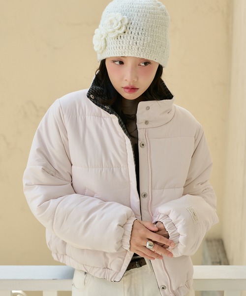 apres jour mignon(アプレジュールミニョン)の「リバーシブル中綿ブルゾン(ダウンジャケット/コート・レディース・ピンク/ブラック/ブラウン系その他/オフホワイト/ブルー・LARGE/フリー)」の5枚目の写真