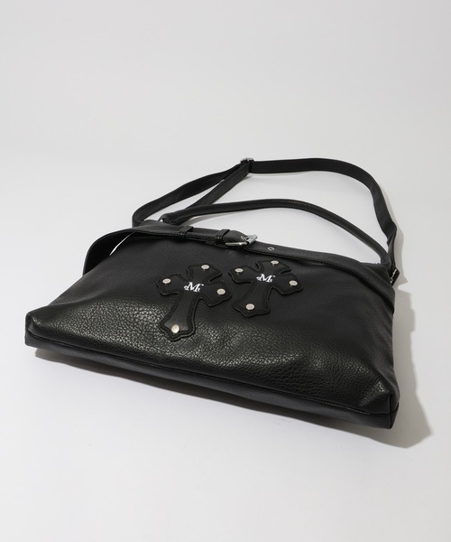 MUCENT(ムセント)の「【MUCENT/ムセント】RAZ CROSS LEATHER BELTED SHOULDER BAG UNISEX/ラズクロス レザーベルトショルダーバッグ(ショルダーバッグ・レディース・ブラック・FREE)」の2枚目の写真