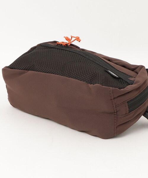 KEEN（キーン）の「NYLON HIP BAG / ナイロン ヒップ バッグ（ショルダーバッグ・レディース・ブラウン・OS）」の3枚目の写真