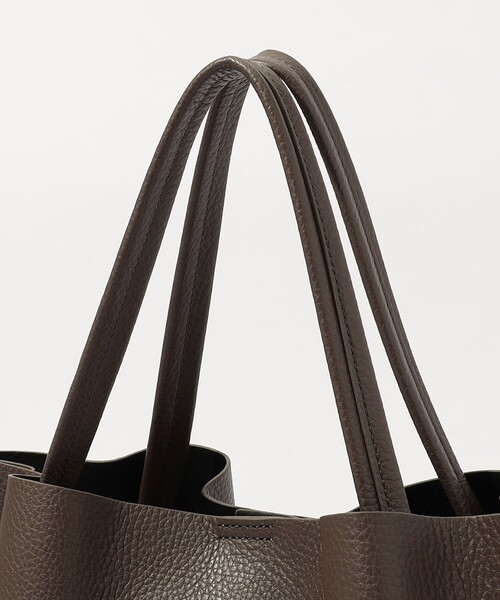 VIOLAd'ORO(ヴィオラドーロ)の「VIOLAd'ORO METAL TOTE レザーバッグ(トートバッグ・レディース・アッシュブラウン・FREE)」の6枚目の写真