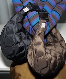THINGS THAT MATTER（シングス ザット マター）の「TAION QUILTED CONVERTIBLE MOON BAG   タイオン キルテッド コンバーチブル ムーン バッグ（ショルダーバッグ）」