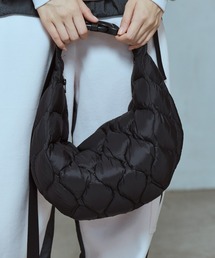 THINGS THAT MATTER（シングス ザット マター）の「TAION QUILTED CONVERTIBLE MOON BAG   タイオン キルテッド コンバーチブル ムーン バッグ（ショルダーバッグ）」