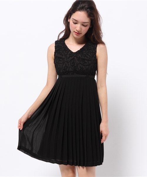 LIMITLESS LUXURY（リミットレスラグジュアリー）の「LACE プリーツDRESS◆（ワンピース・レディース・ホワイト/ブラック・36/38）」の2枚目の写真