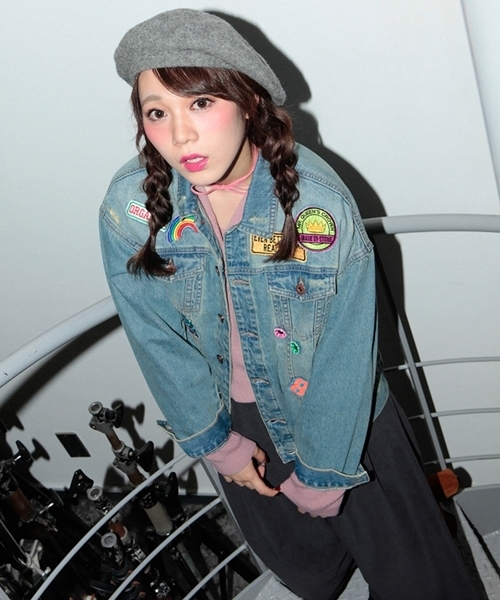 WEGO（ウィゴー）の「WEGO/パッチクラッシュデニムジャケット（デニムジャケット・レディース・ブルー系その他・FREE）」の12枚目の写真