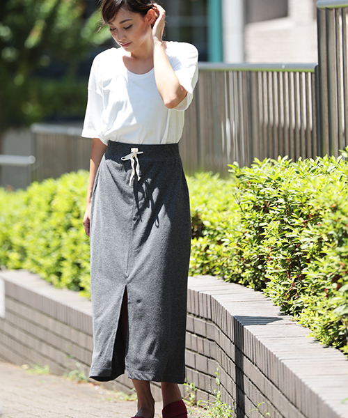 Denime（ドゥニーム）の「ニットソーマキシスカート（スカート・レディース・グレー/ブラック・FREE）」の4枚目の写真