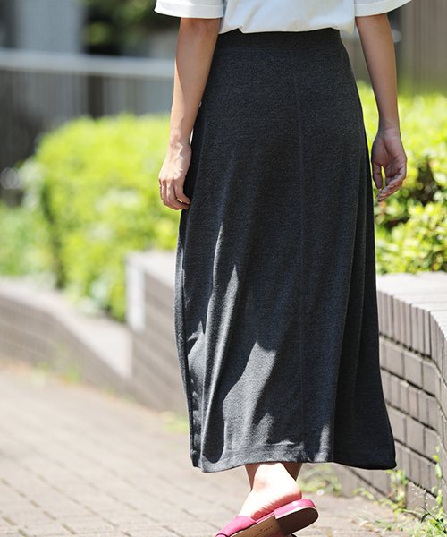 Denime（ドゥニーム）の「ニットソーマキシスカート（スカート・レディース・グレー/ブラック・FREE）」の6枚目の写真